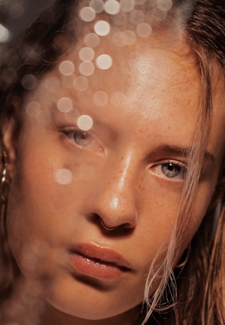 woman with brown hair and brown eyes